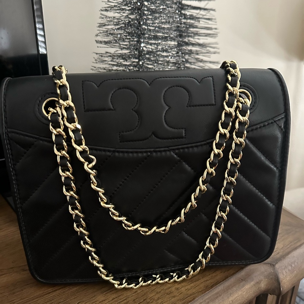 Authentic Tory Burch Alexa Convertible Medium Shoulder Bag